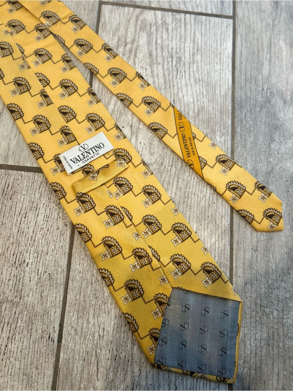 Valentino Cravatte 100% Silk Yellow Patterned Necktie